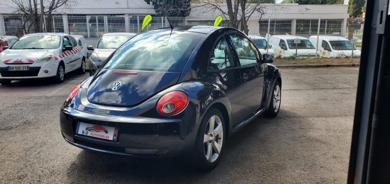 Volkswagen New Beetle 1.6l i 102cv Carat, *Première Main*, *Très peu kilométrés* 