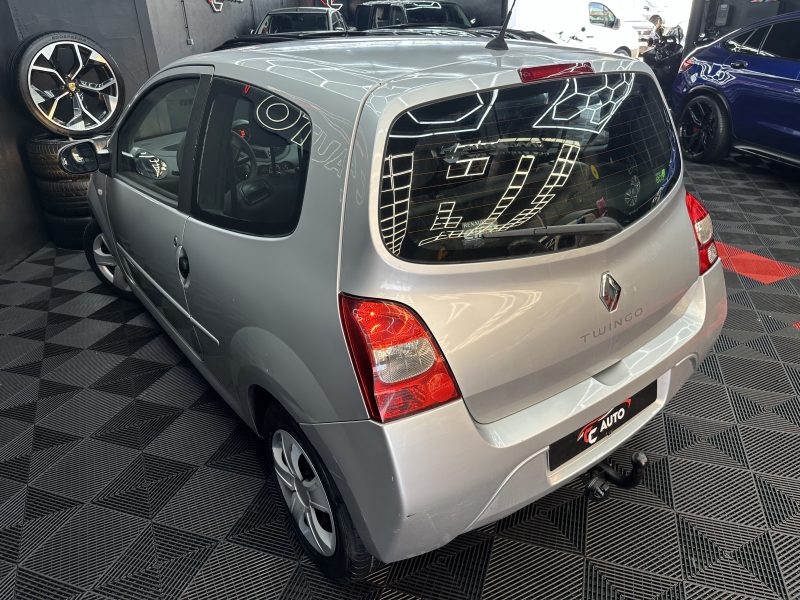 RENAULT TWINGO II 2010