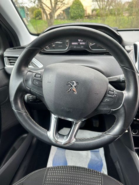 PEUGEOT 208 1.2 PureTech Allure 2018 - 48569 KM