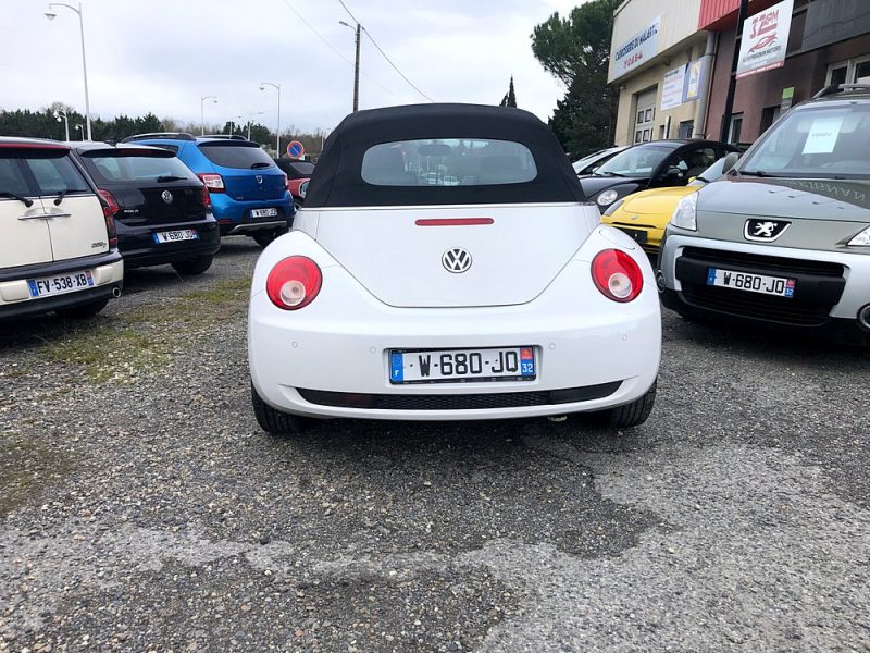 VOLKSWAGEN NEW BEETLE 2010