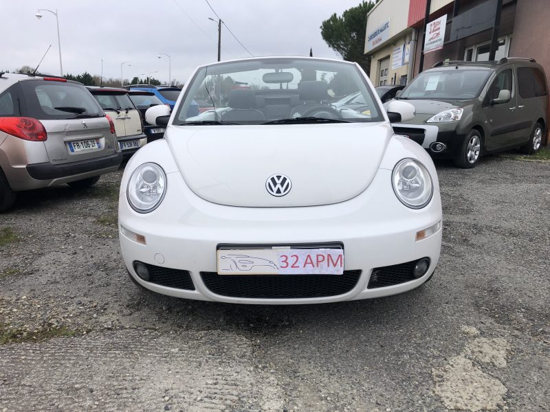 VOLKSWAGEN NEW BEETLE 2010