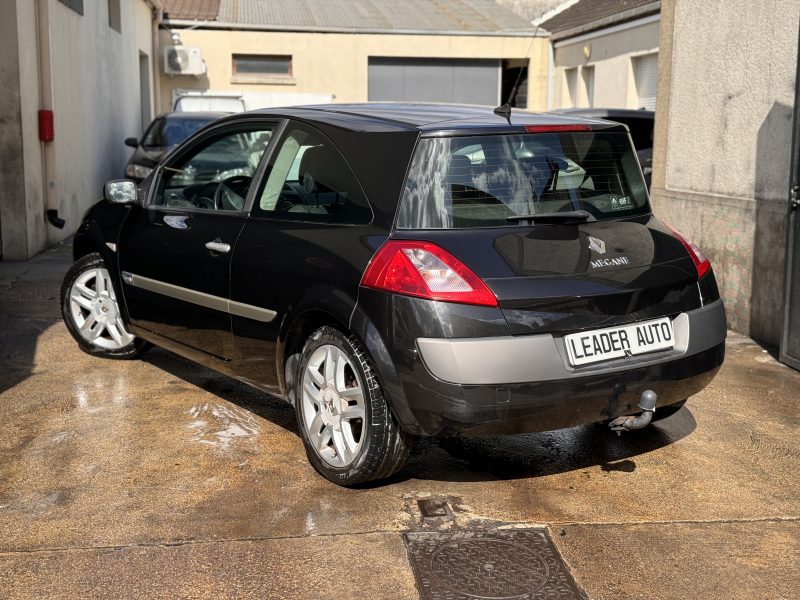 RENAULT  MEGANE 1.6 PRIVILEGE LUXE PAYEZ EN 4X