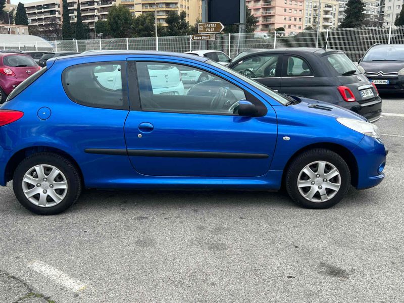 PEUGEOT 206+ 1.1 basic 2010