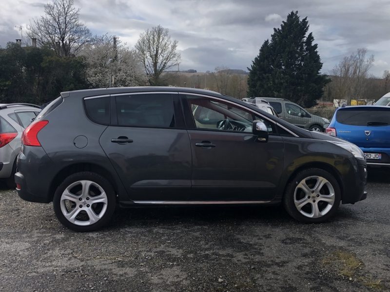 PEUGEOT 3008 Monospace 2012