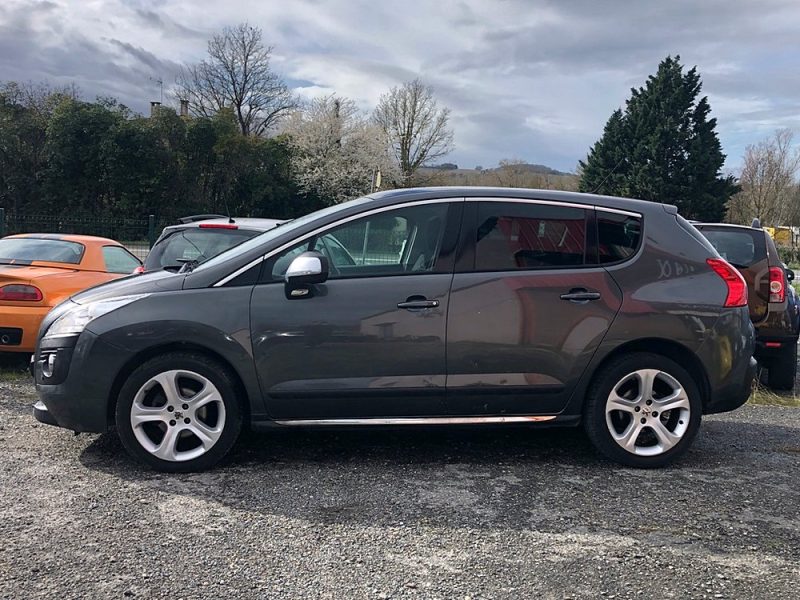 PEUGEOT 3008 Monospace 2012