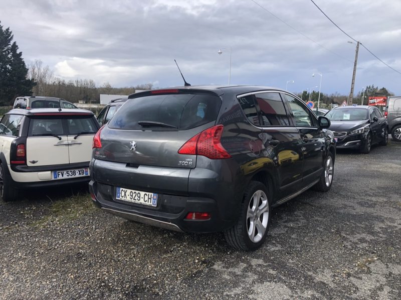 PEUGEOT 3008 Monospace 2012