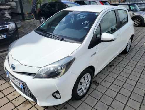 TOYOTA YARIS HYBRID 100CH PACK BUSINESS 