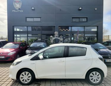 TOYOTA YARIS HYBRID 100CH PACK BUSINESS 