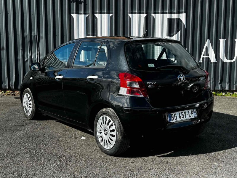 TOYOTA YARIS 2011