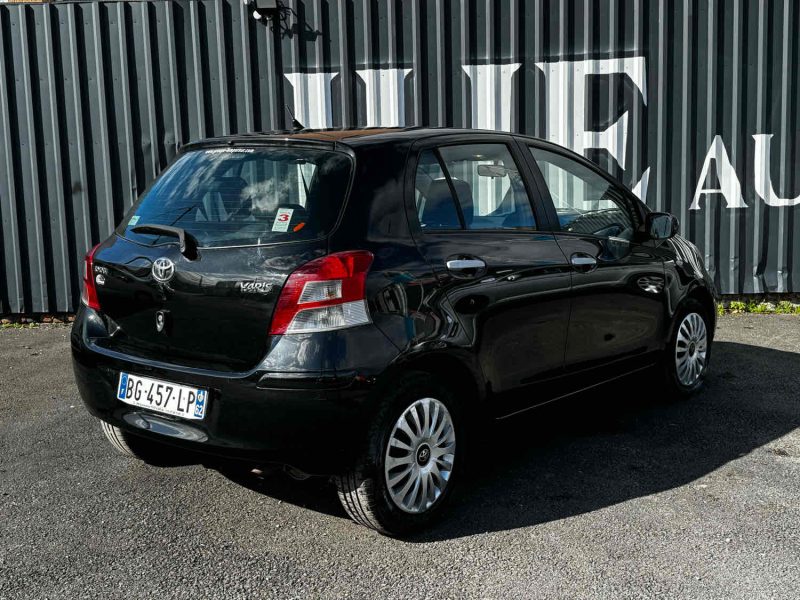 TOYOTA YARIS 2011