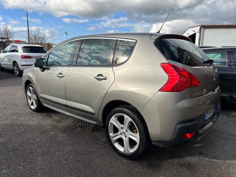 PEUGEOT 3008  2013