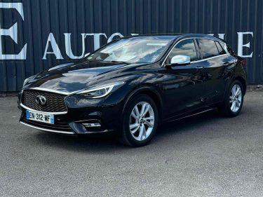 INFINITI Q30 2017