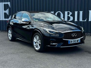 INFINITI Q30 