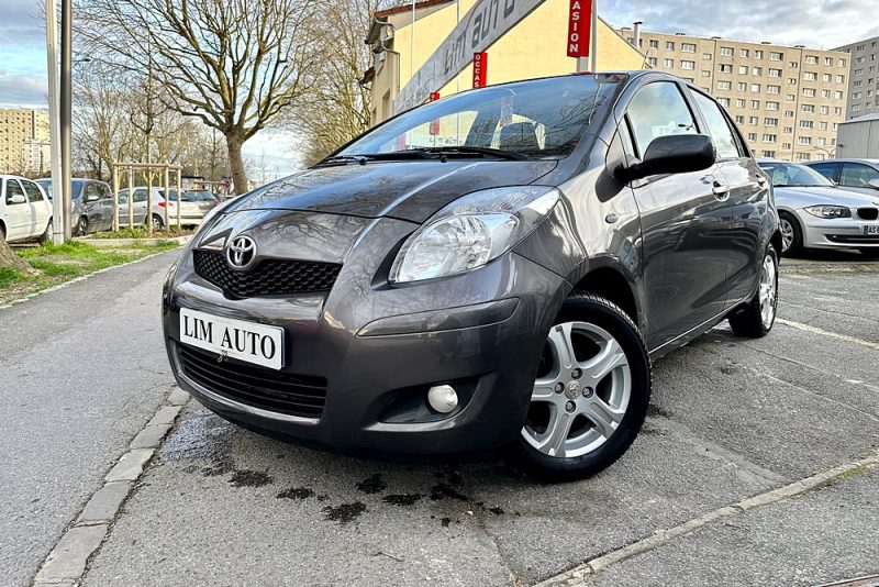 TOYOTA YARIS 2011