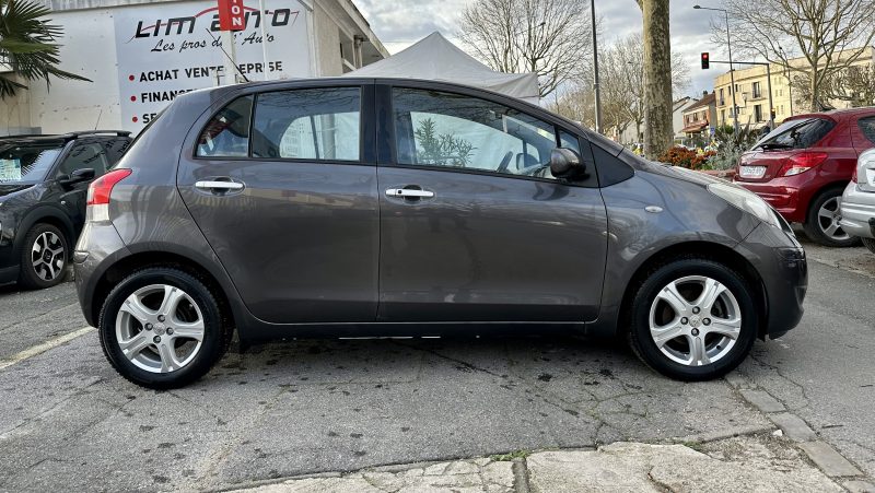 TOYOTA YARIS 2011