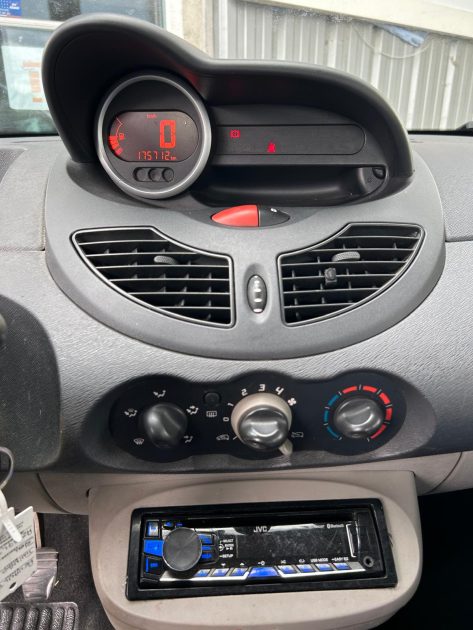 RENAULT TWINGO II 2008