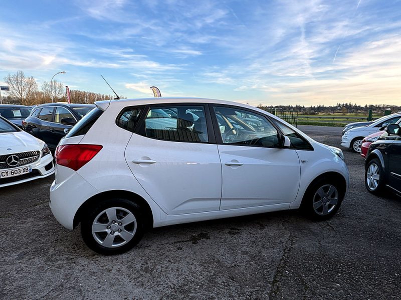 KIA VENGA 2011