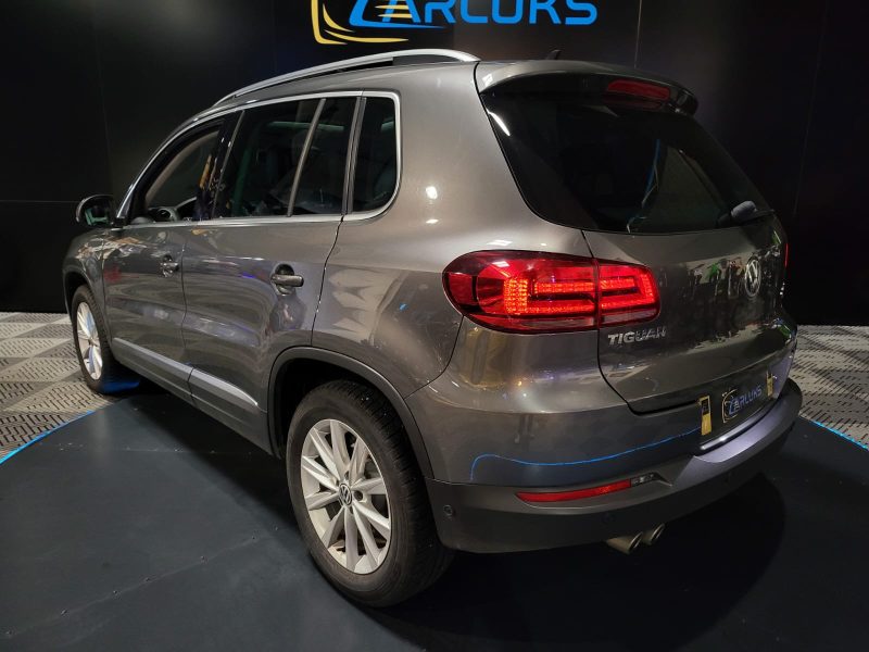 VOLKSWAGEN TIGUAN 2.0 TDI 177cv Carat 4Motion BVA / TOIT OUVRANT/CAMERA DE RECUL/SIEGES CHAUFFANT