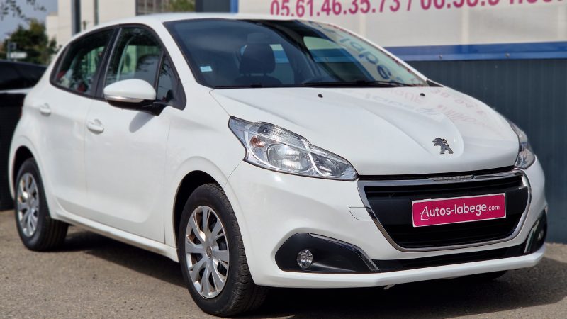 PEUGEOT 208  2020