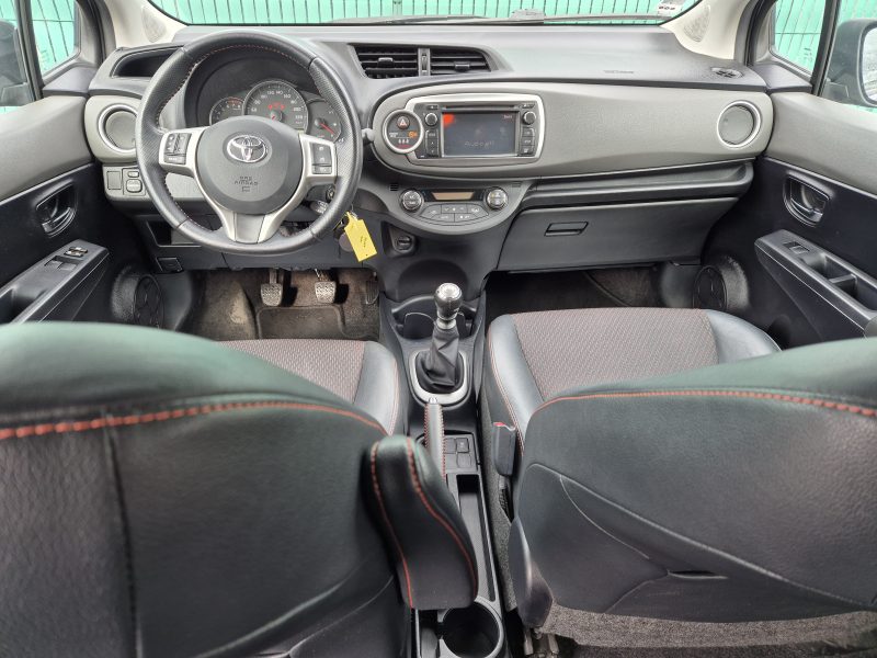 TOYOTA YARIS 2011