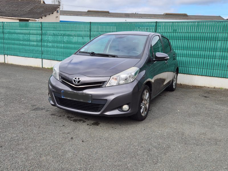 TOYOTA YARIS 2011