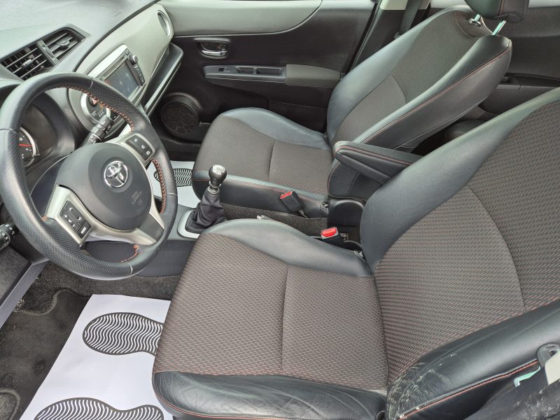 TOYOTA YARIS 2011