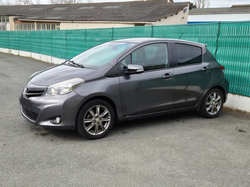 TOYOTA YARIS 2011