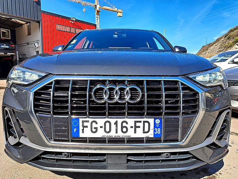 AUDI Q3  2019