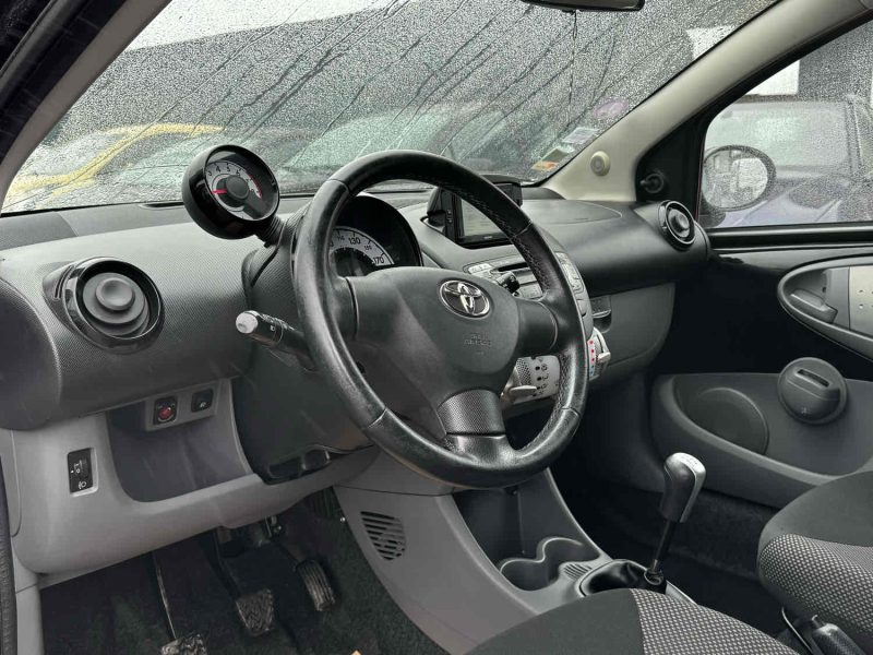 TOYOTA AYGO 2011