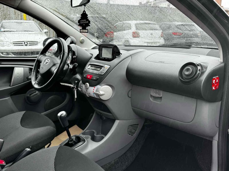 TOYOTA AYGO 2011