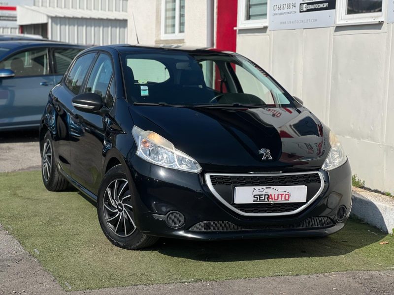 PEUGEOT 208 2013