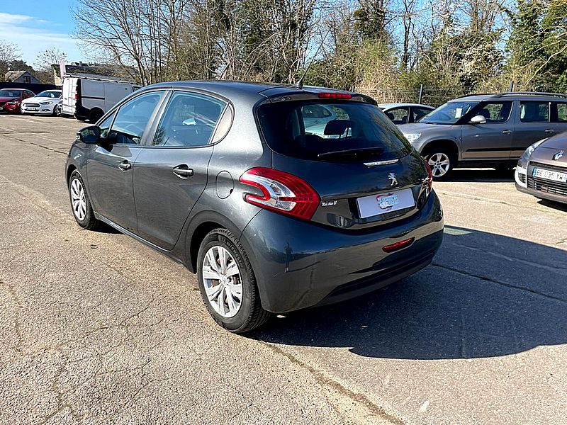 PEUGEOT 208 2014