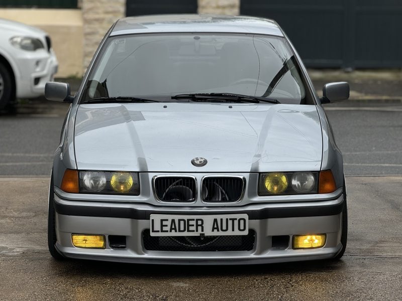 BMW 328I  E36  WORD LINE BOITE AUTOMATIQUE PAYEZ EN 4X !