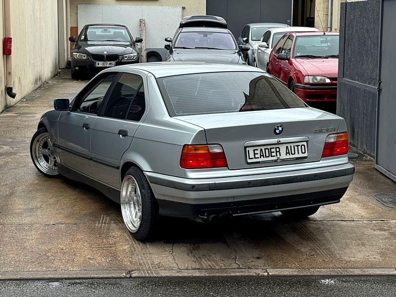 BMW 328I  E36  WORD LINE BOITE AUTOMATIQUE PAYEZ EN 4X !