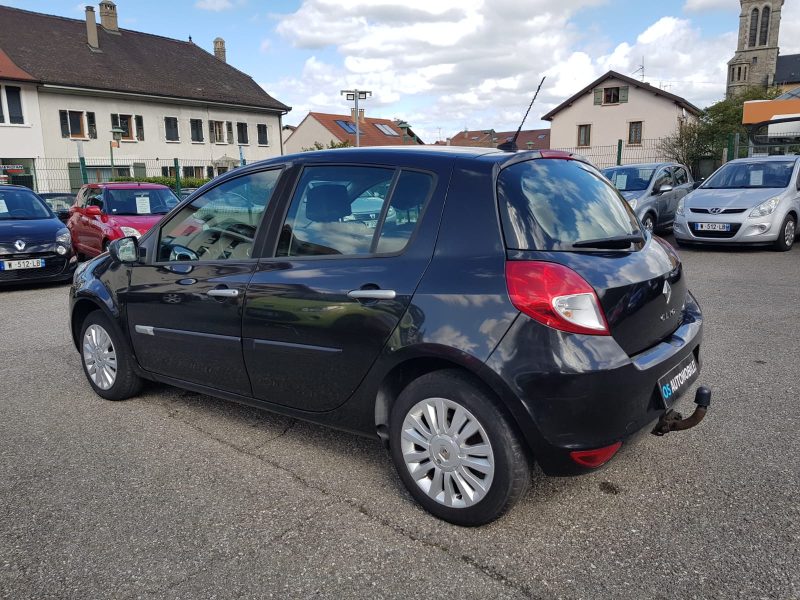 RENAULT CLIO III 1.2i 75CV TOMTOM