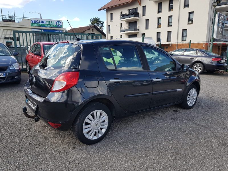 RENAULT CLIO III 1.2i 75CV TOMTOM