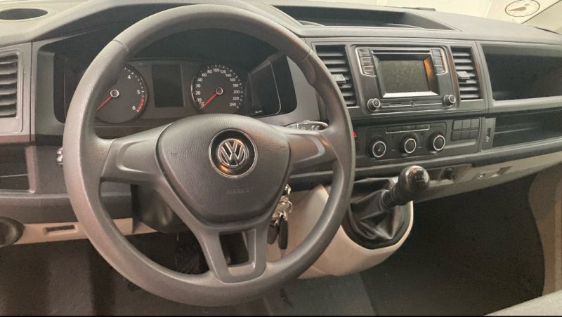 VOLKSWAGEN TRANSPORTER 2017