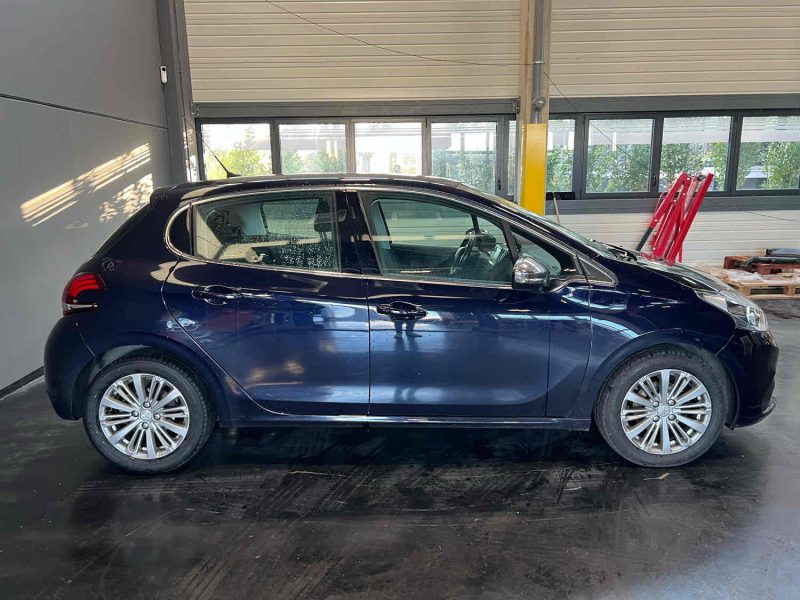 PEUGEOT 208 1.2 THP ALLURE 