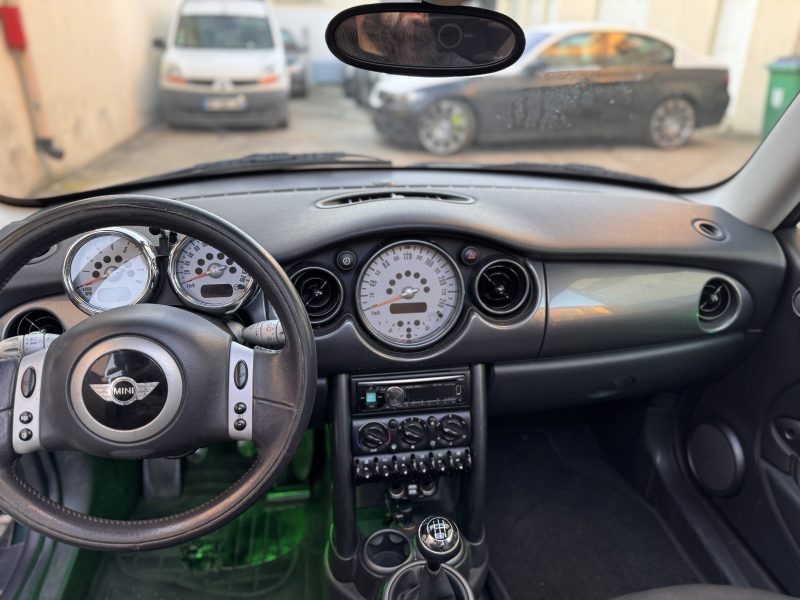 MINI COOPER 1.6 