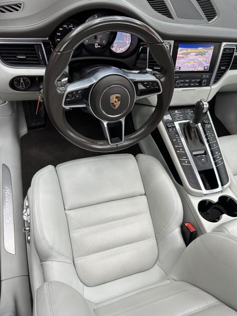 PORSCHE MACAN 2016