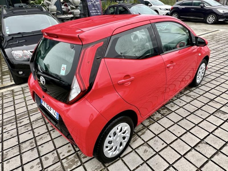 TOYOTA AYGO 1.0 75CH VVT-I X-PLAY APP