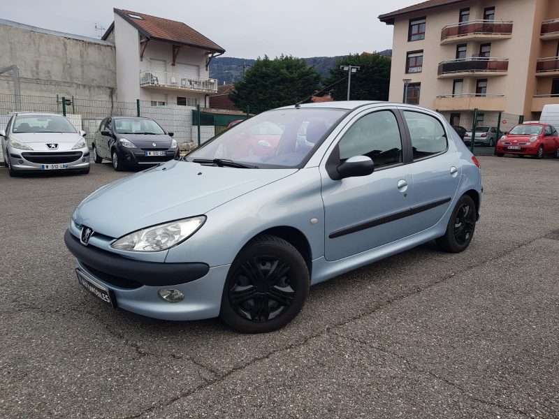 PEUGEOT 206 1.4i 75CV X-LINE