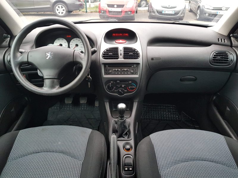 PEUGEOT 206 1.4i 75CV X-LINE