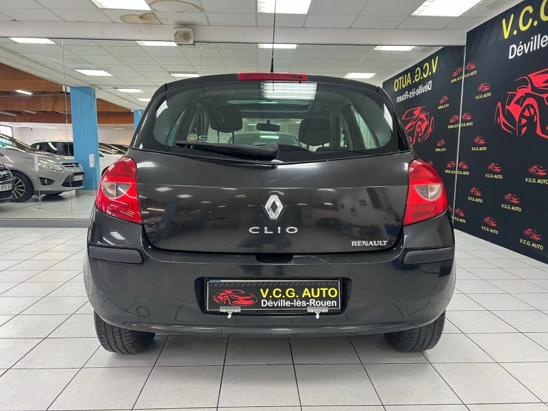 RENAULT CLIO III 1.5 dCi 86cv CONFORT PACK CLIM DYNAMIQUE