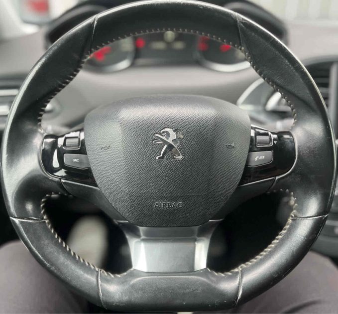 PEUGEOT 308 2015