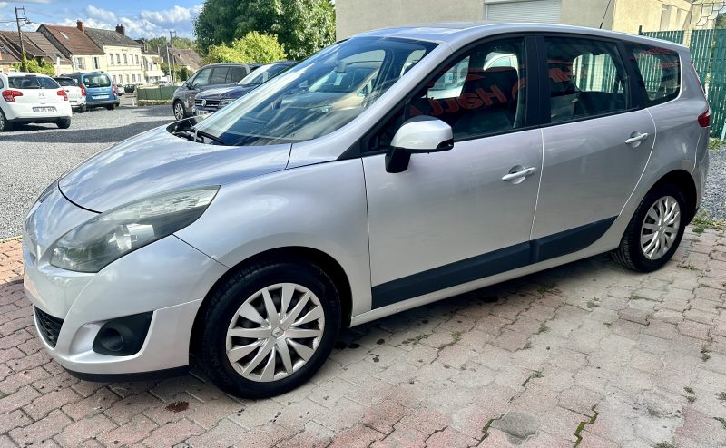 RENAULT GRAND SCENIC III 1.9L dCi 131cv *EXPRESSION* 7 Places / REVISER_GARANTIE