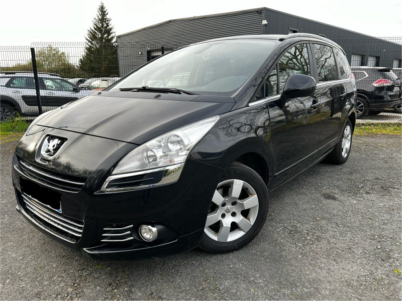 PEUGEOT 5008 2012