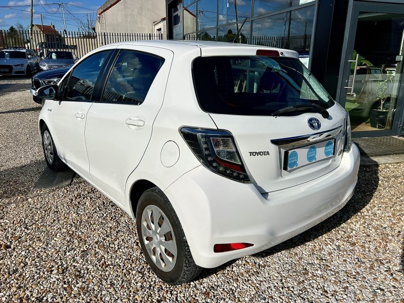 TOYOTA YARIS HYBRID DYNAMIC 2014