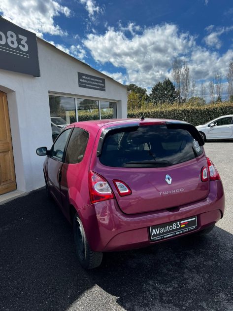 RENAULT TWINGO 2014 Premiere main / Distribution Neuve 