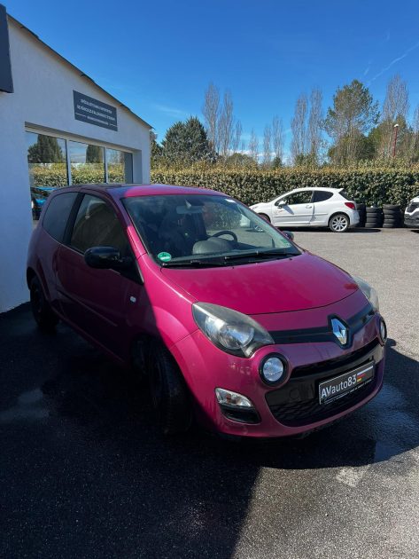 RENAULT TWINGO 2014 Premiere main / Distribution Neuve 